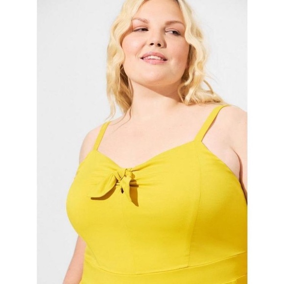 Torrid Challis Tie-Front Romper Sz 2 - Picture 2 of 7